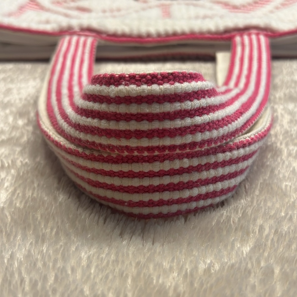 LOVESTITCH Cave Creek Tote - Picture 10 of 14